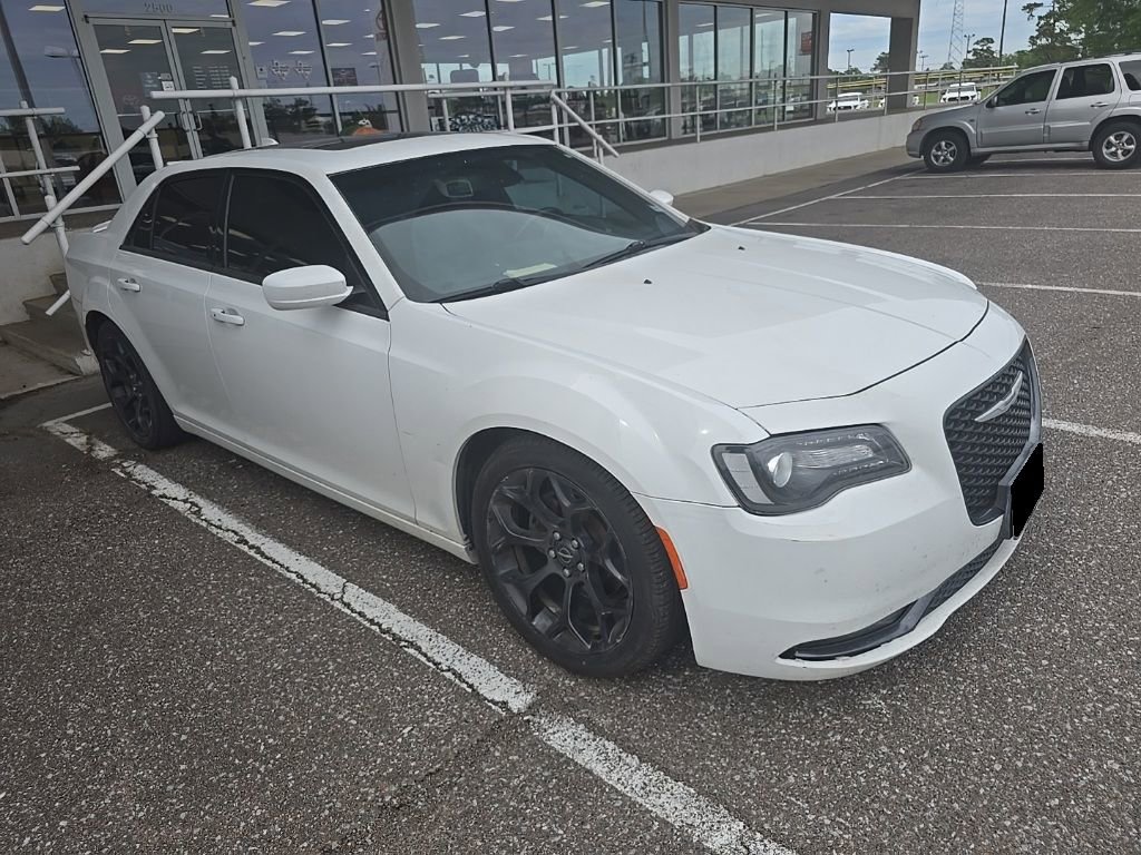 Used 2019 Chrysler 300 S RWD image 5