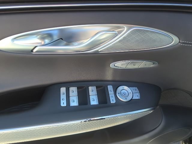 Used 2023 Genesis GV70 2.5T w/ Sport Prestige Package image 18