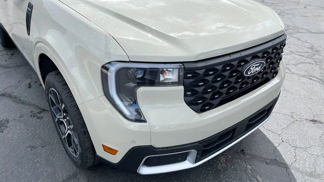 Used 2025 Ford Maverick Lariat AWD/4WD image 17
