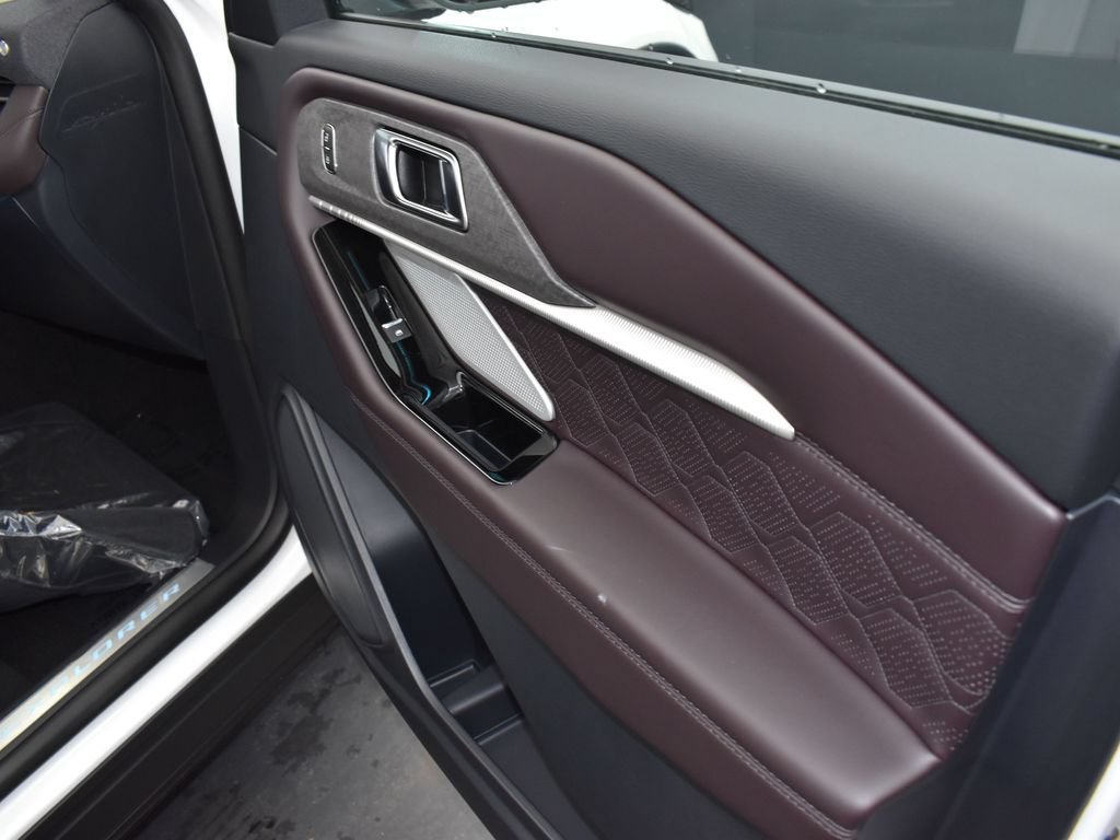 Used 2025 Ford Explorer Platinum w/ Ultimate Package RWD image 22