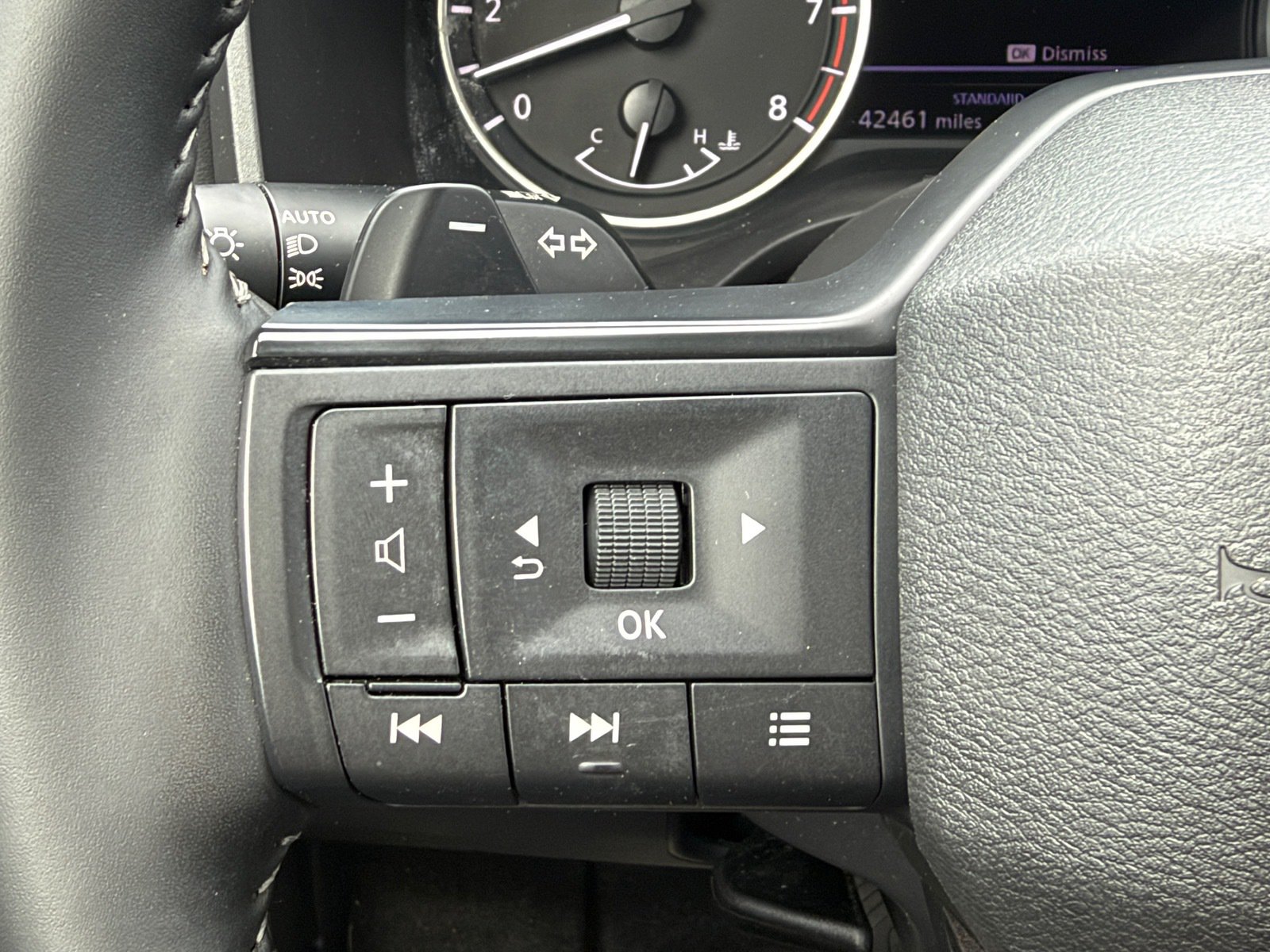Certified 2025 Nissan Rogue SV FWD image 22
