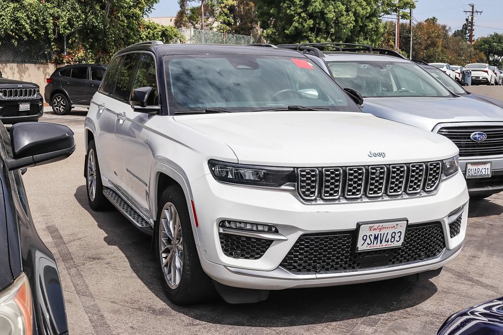 Used 2023 Jeep Grand Cherokee Summit w/ Luxury Tech Group V AWD/4WD image 3