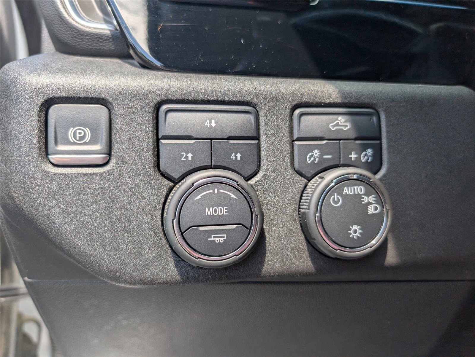 Used 2024 Chevrolet Silverado 2500 LT AWD/4WD image 31
