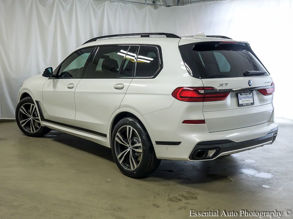 Used 2022 BMW X7 xDrive40i w/ M Sport Package AWD/4WD image 11