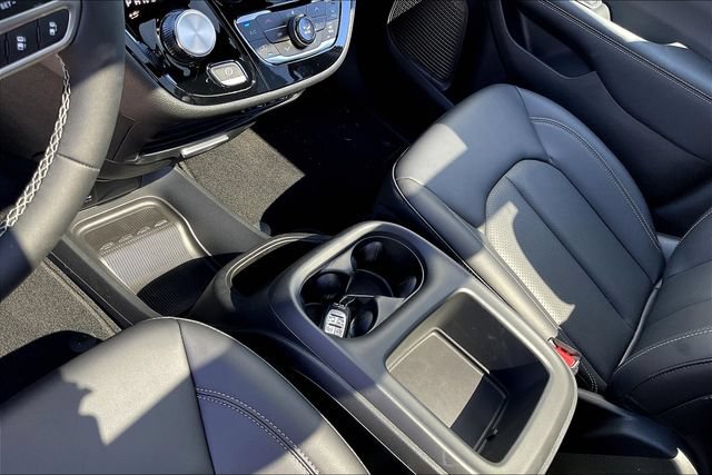 New 2025 Chrysler Pacifica Select AWD/4WD image 39