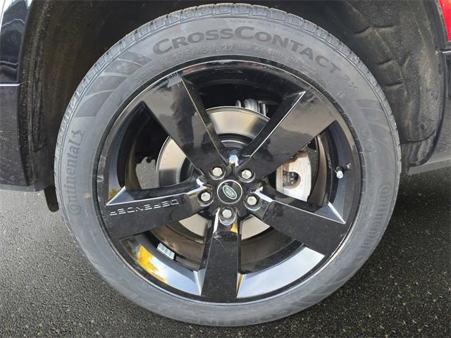 Used 2024 Land Rover Defender 130 X-Dynamic SE image 32