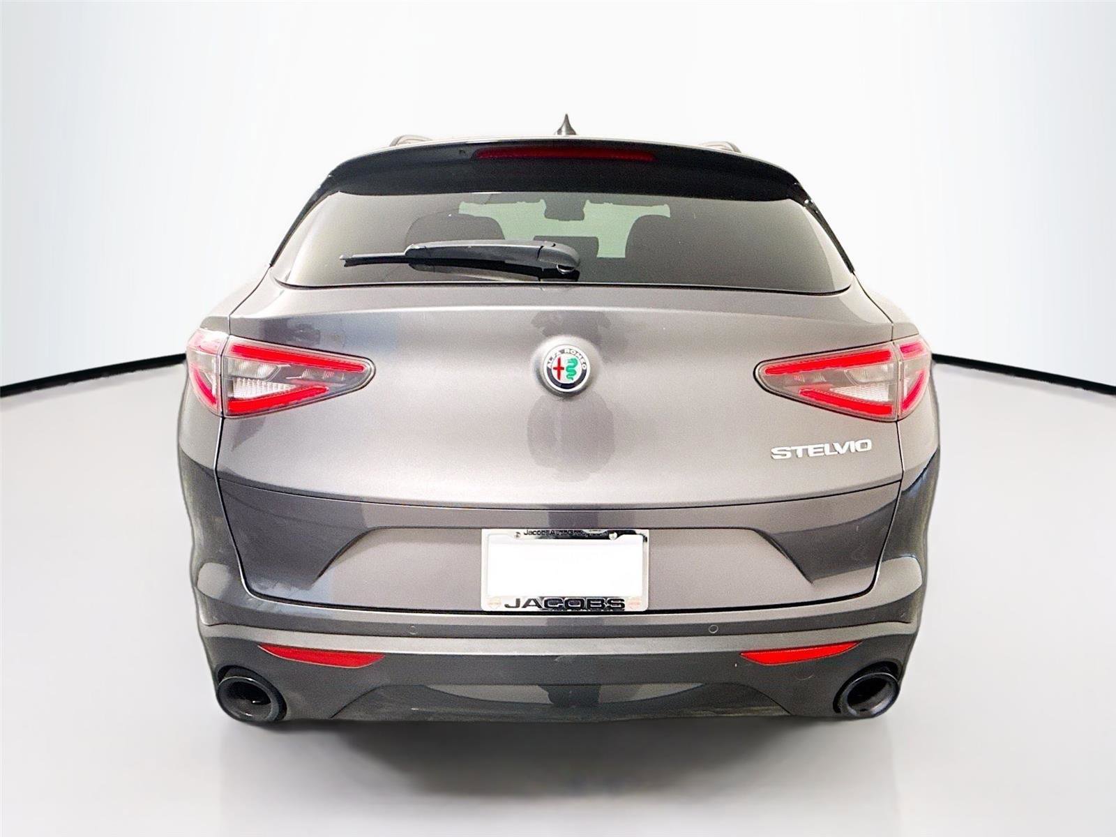 Used 2024 Alfa Romeo Stelvio Sprint RWD image 30