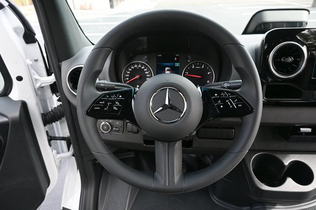 Used 2026 Mercedes-Benz Sprinter 2500 video 2