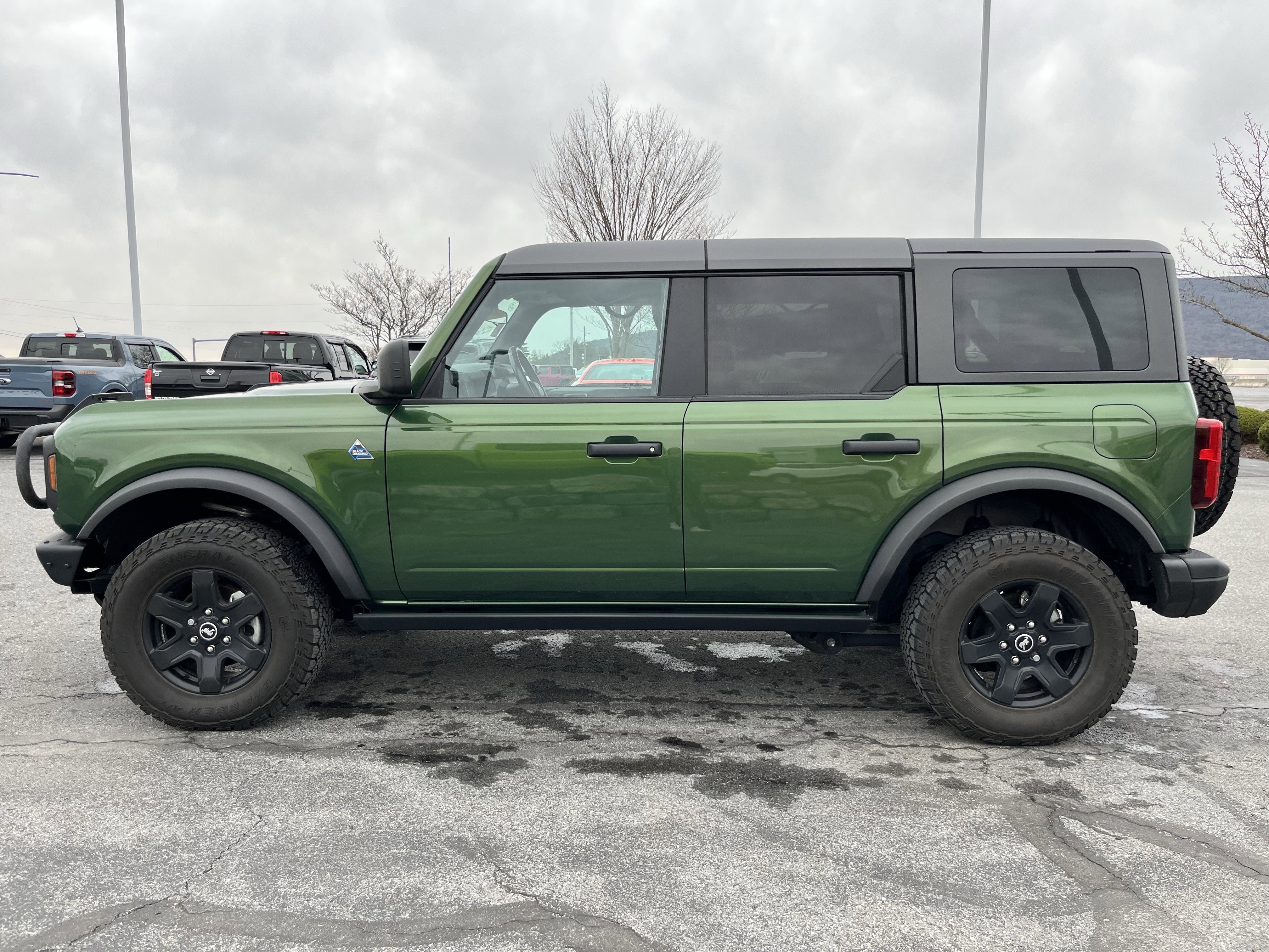 Used 2024 Ford Bronco Black Diamond image 7