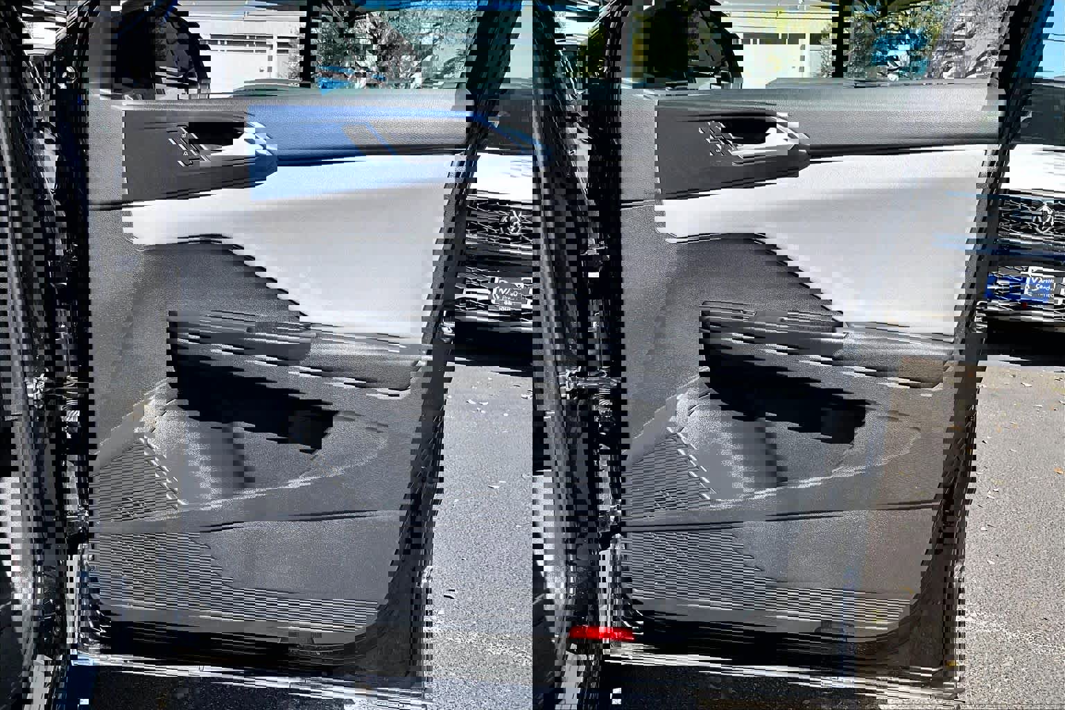 Used 2023 Volkswagen Taos SE w/ Panoramic Sunroof Package image 23