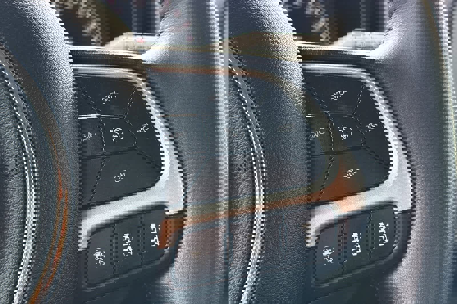 Used 2023 Jeep Renegade Limited image 27