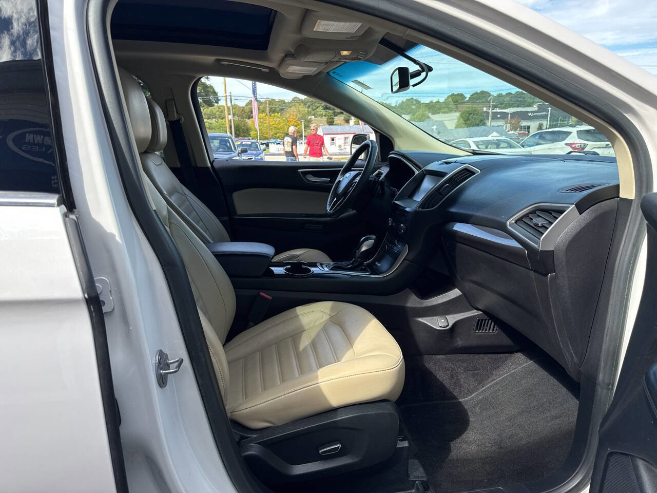 Used 2015 Ford Edge SEL w/ Equipment Group 201A image 10