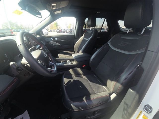 Certified 2025 Ford Explorer ST image 26
