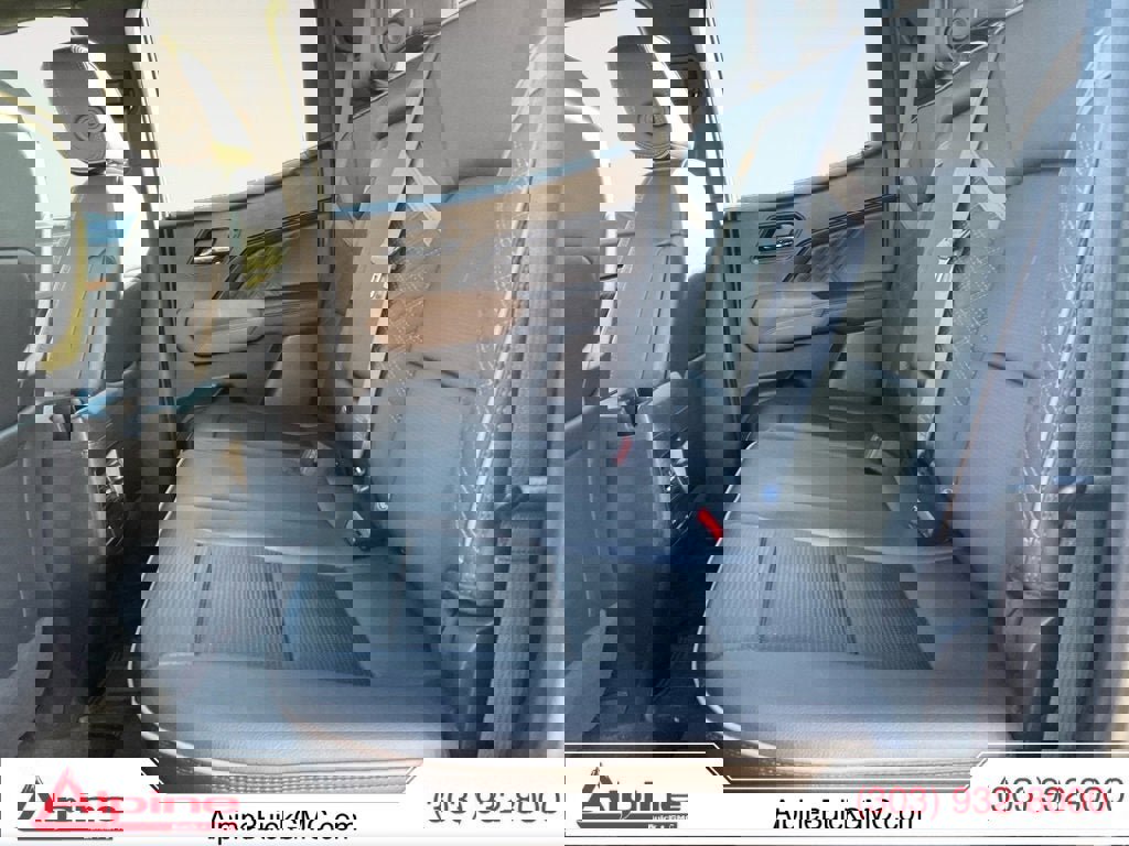 Used 2024 GMC Canyon Denali image 13