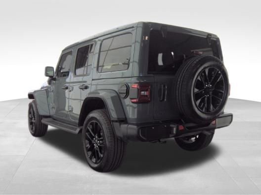 Used 2025 Jeep Wrangler Unlimited Sahara image 6