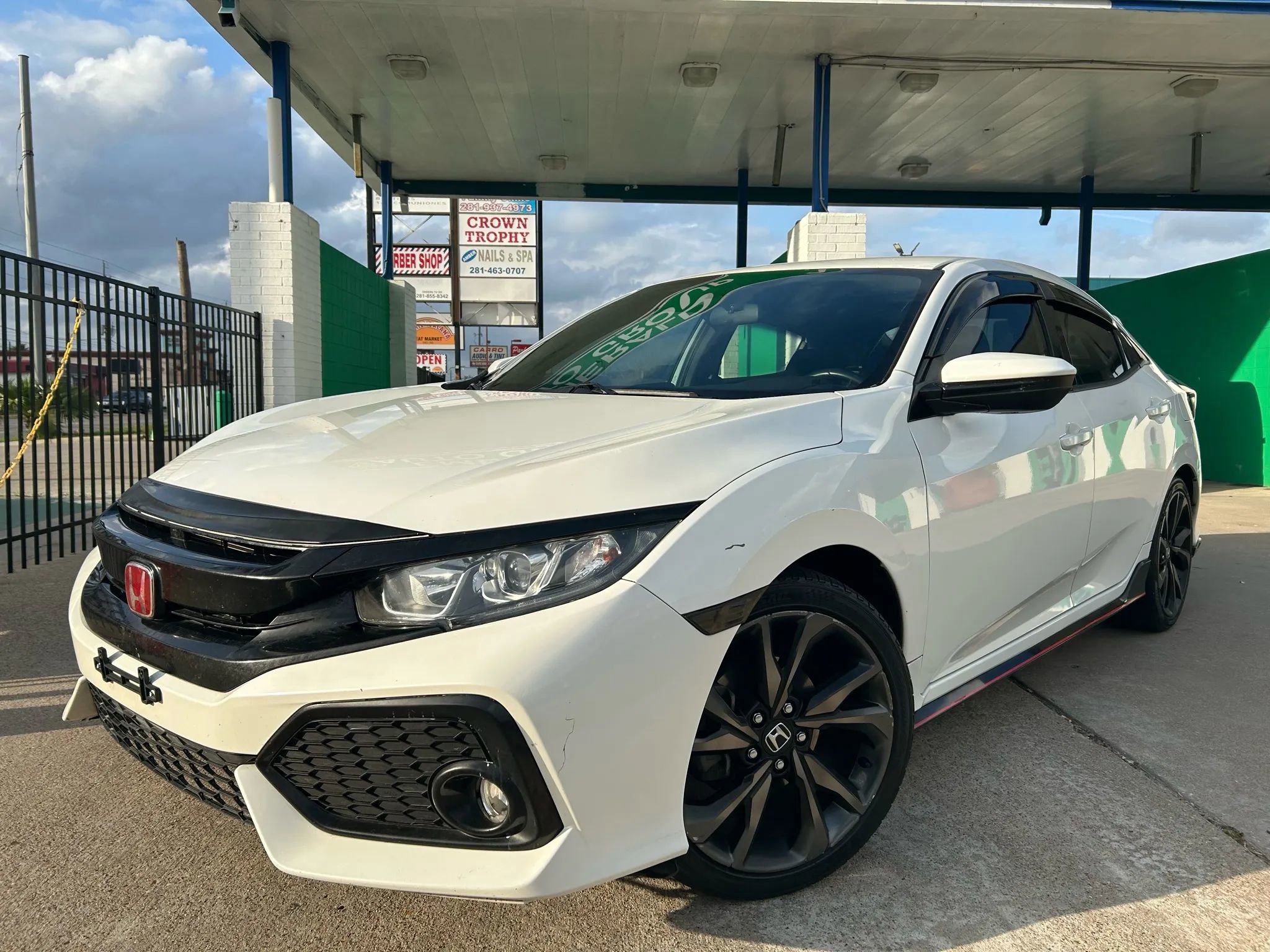 Used 2017 Honda Civic Sport image 2