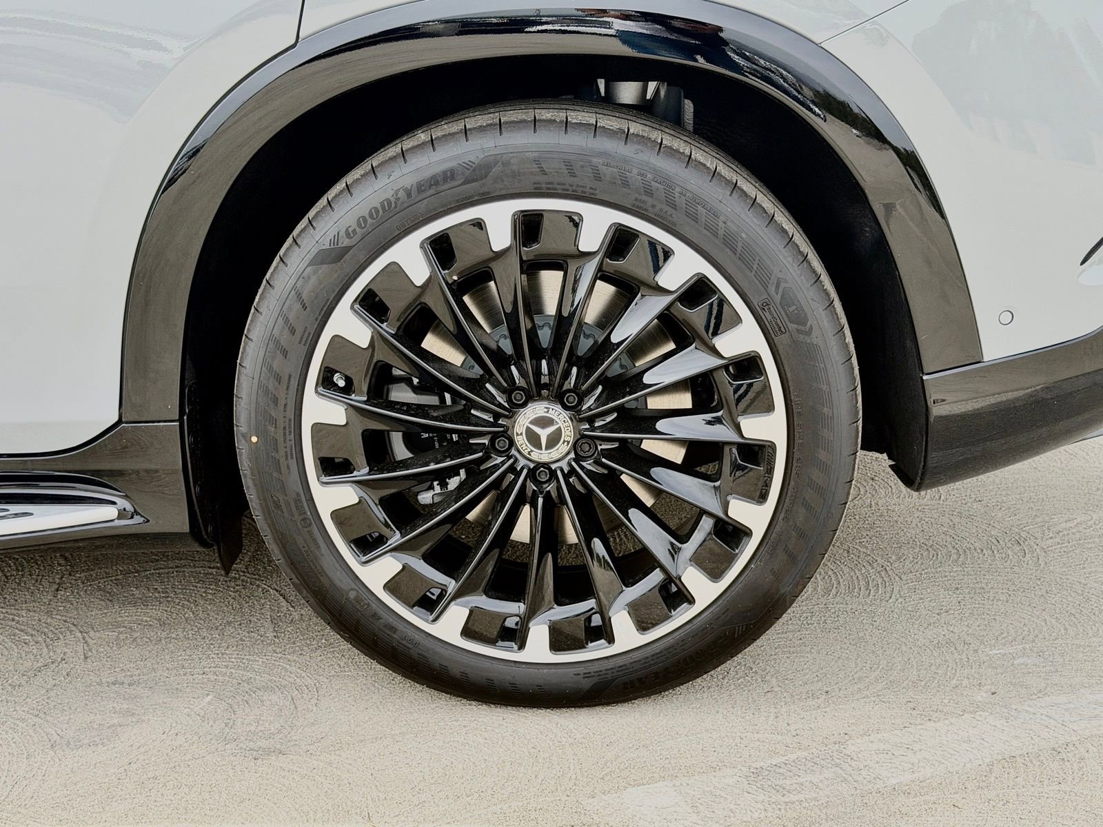 New 2026 Mercedes-Benz EQS 400 4MATIC SUV image 17