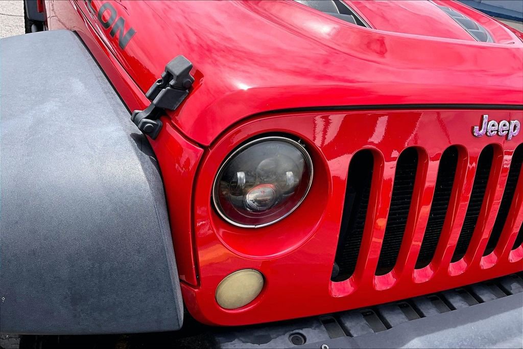 Used 2015 Jeep Wrangler Unlimited Rubicon image 29