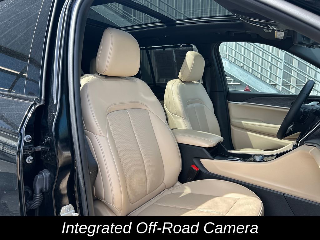 Used 2023 Jeep Grand Cherokee 4WD 4xe w/ Luxury Tech Group II image 34