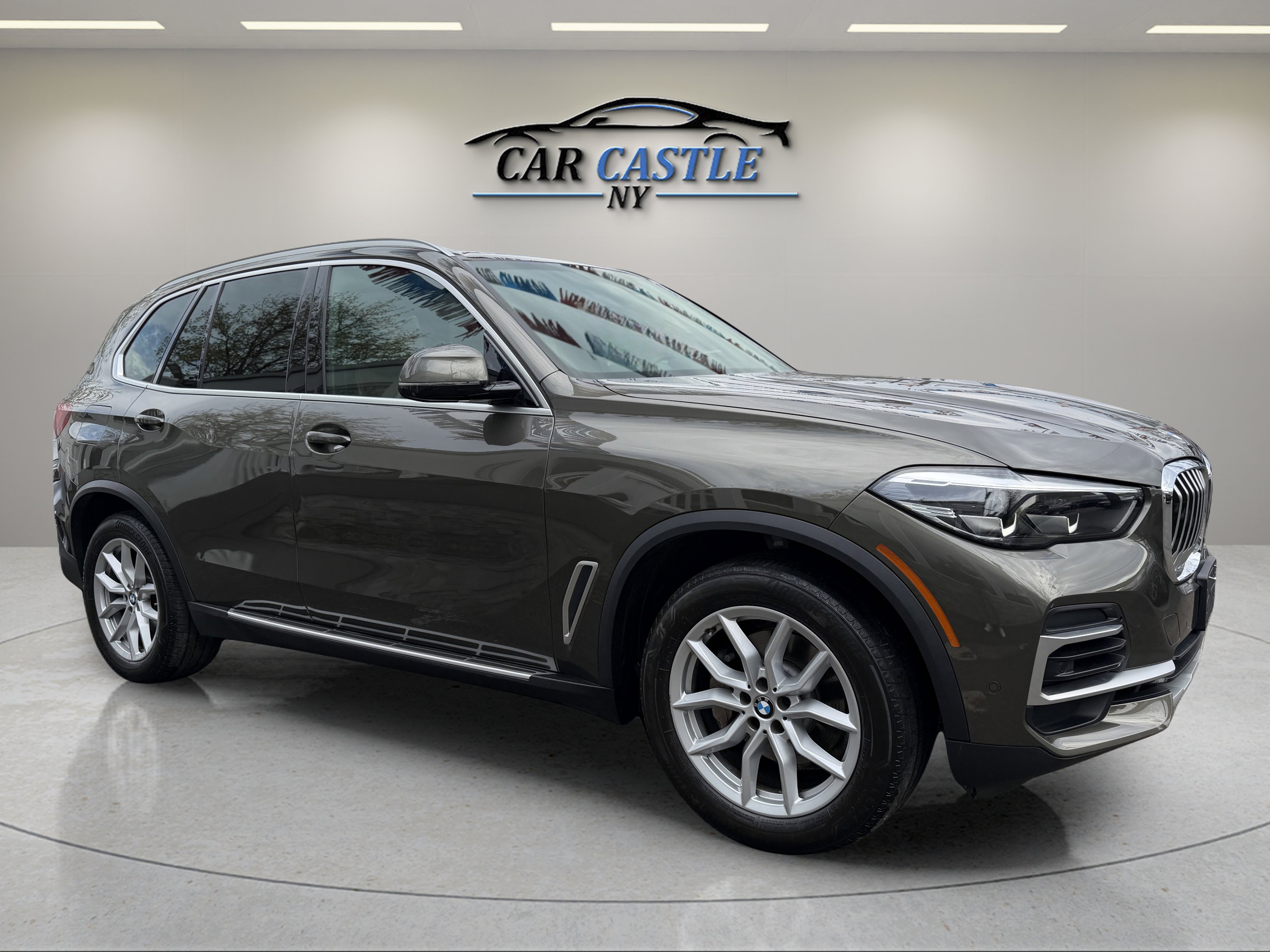 Used 2022 BMW X5 xDrive40i w/ Premium Package AWD/4WD image 5