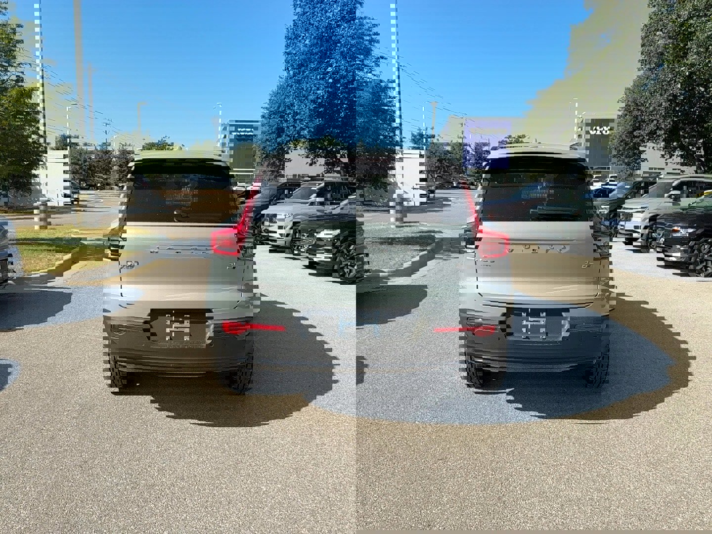 New 2026 Volvo XC40 B5 Plus w/ Protection Package Premier image 5