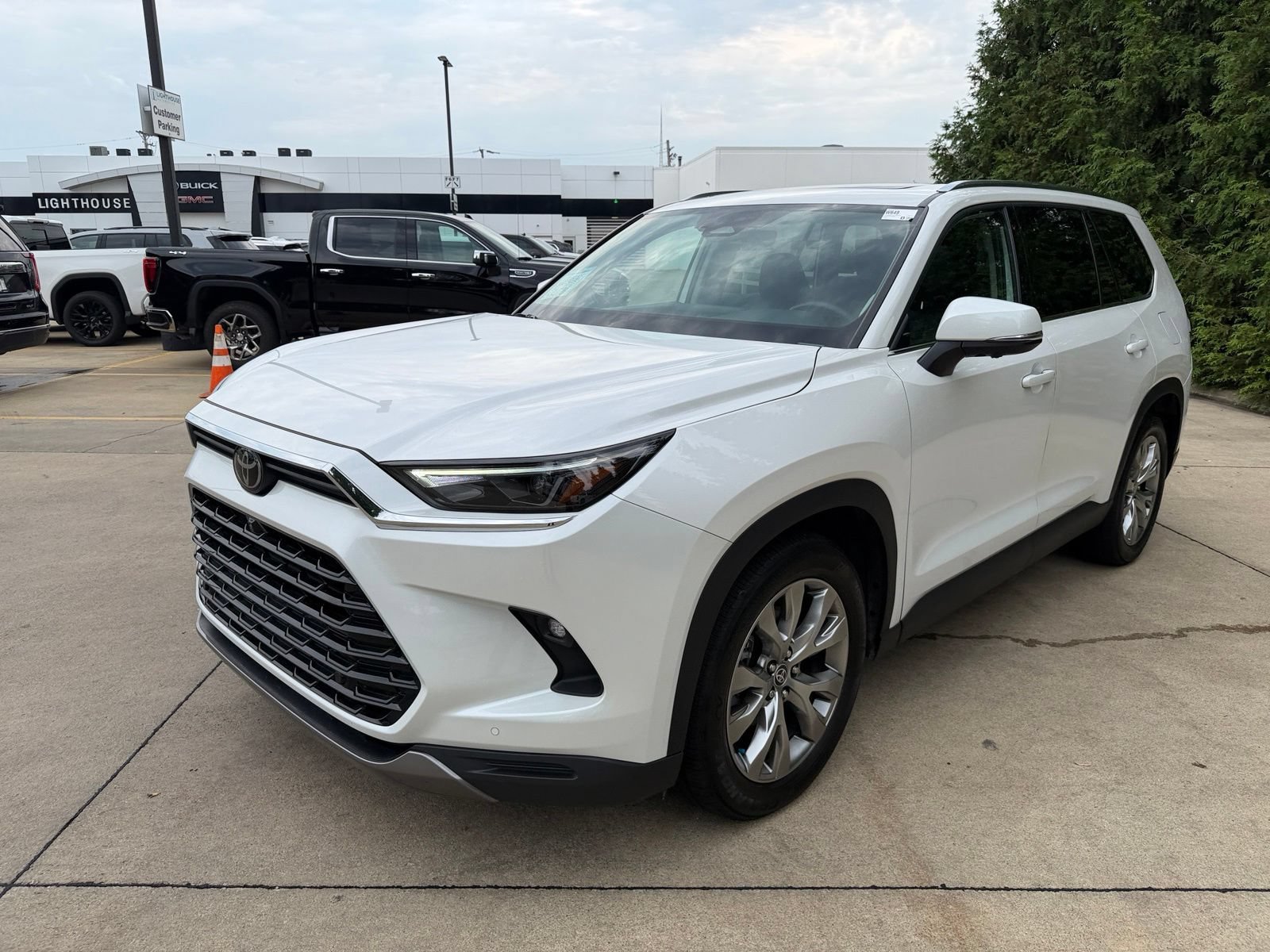 Used 2024 Toyota Grand Highlander AWD Hybrid image 7