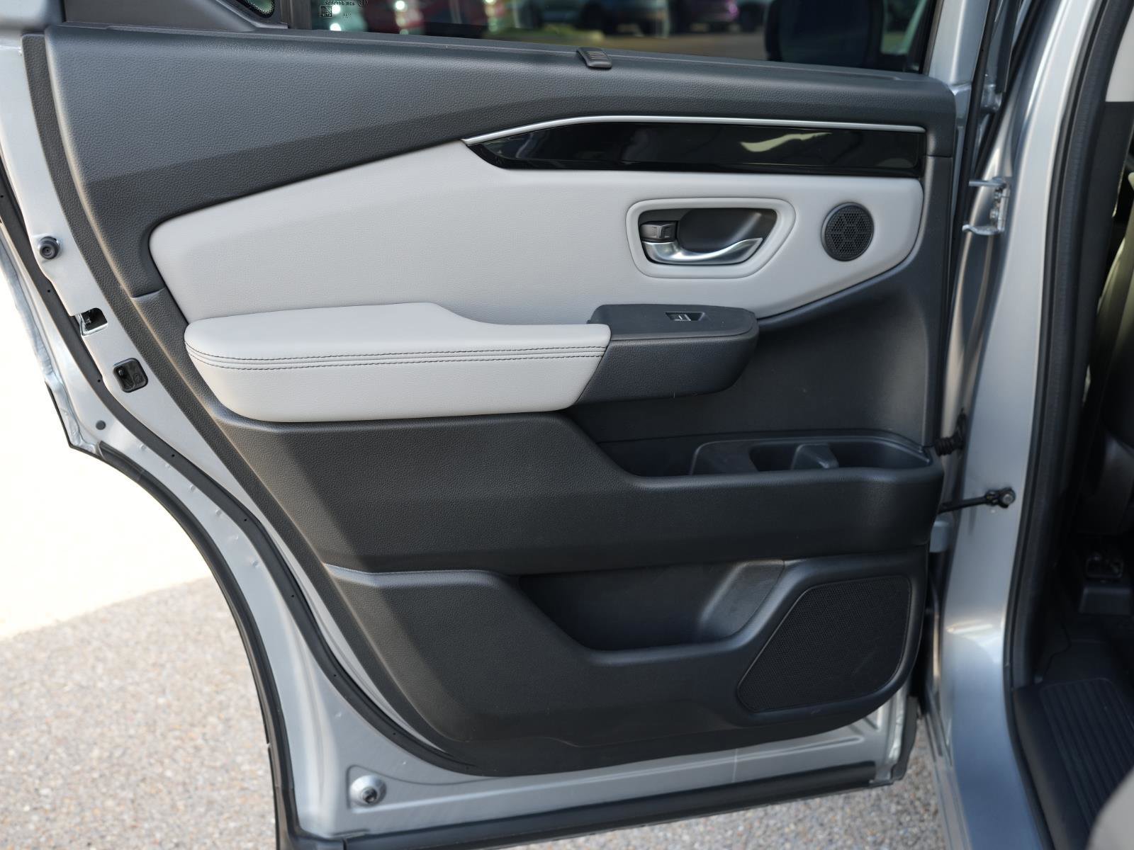 Used 2023 Honda Pilot Touring image 17