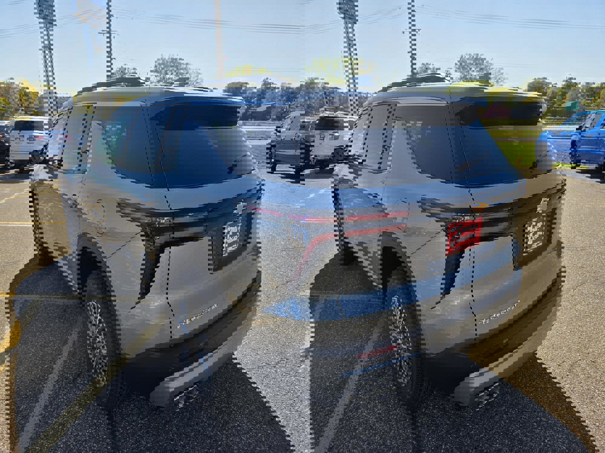 New 2026 Chevrolet Traverse LT image 3