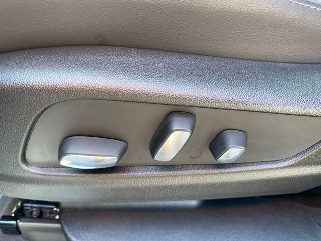 Used 2026 Cadillac XT5 Sportv w/ LPO, Floor Liner Package AWD/4WD image 19