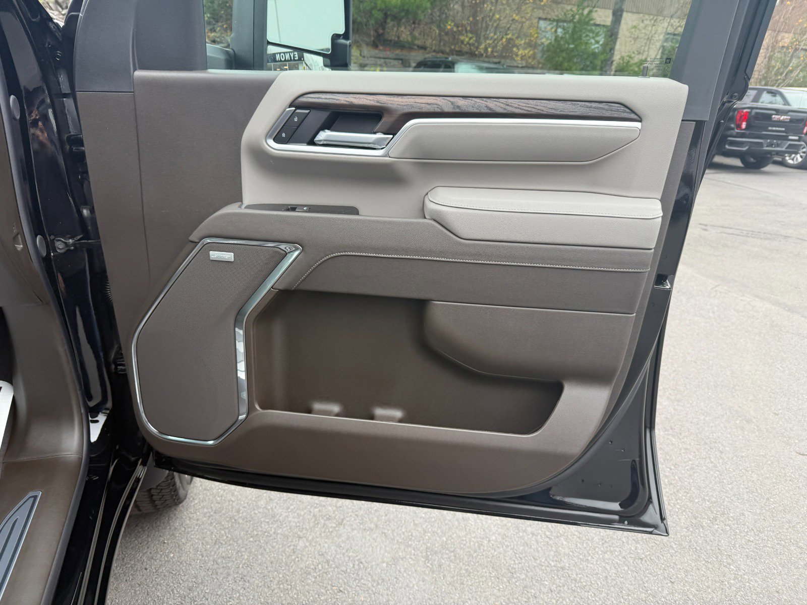 New 2026 GMC Sierra 2500 SLT w/ Max Trailering Package image 23