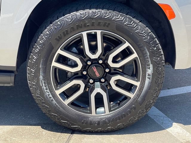 Certified 2023 GMC Yukon AT4 w/ Technology Package AWD/4WD image 11