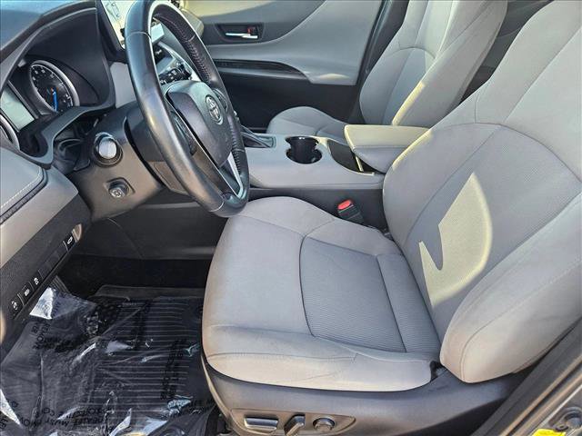 Used 2022 Toyota Venza LE image 14