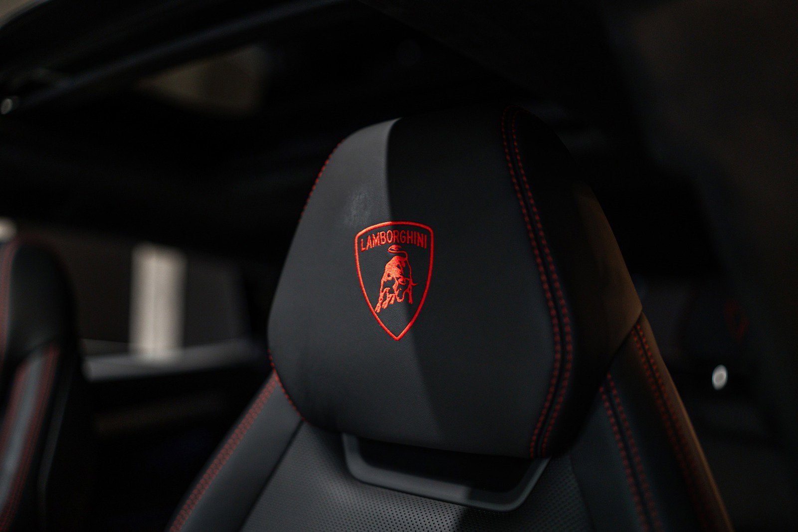 Used 2019 Lamborghini Urus AWD/4WD image 7