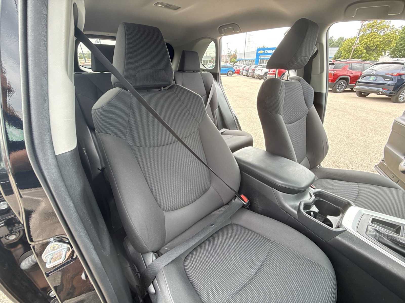 Used 2020 Toyota RAV4 LE w/ Carpet Mat Package FWD image 24