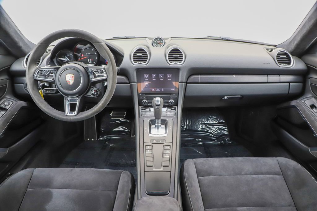 Used 2018 Porsche 718 Cayman GTS image 2