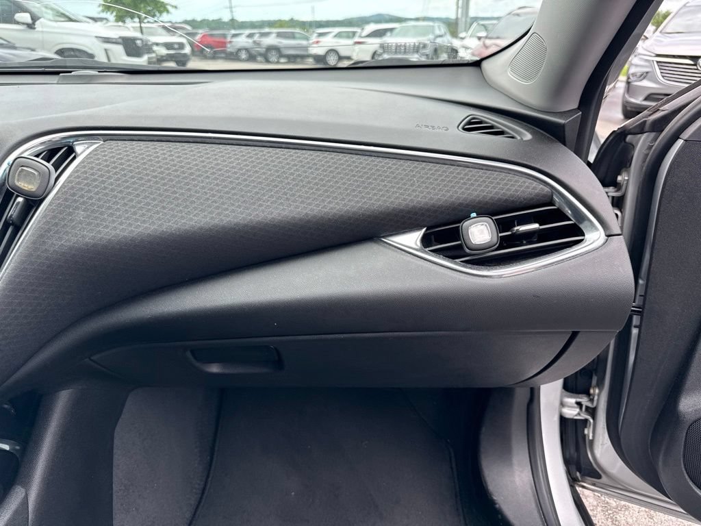 Used 2019 Chevrolet Malibu LT FWD image 18