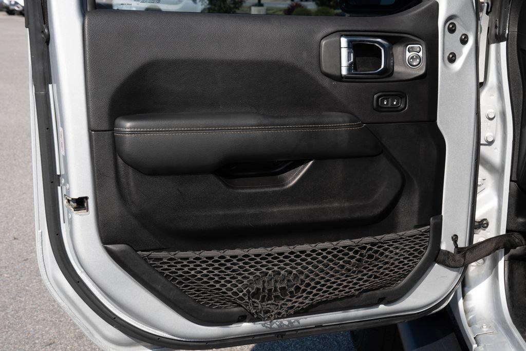 Used 2023 Jeep Wrangler Unlimited Sahara AWD/4WD image 10