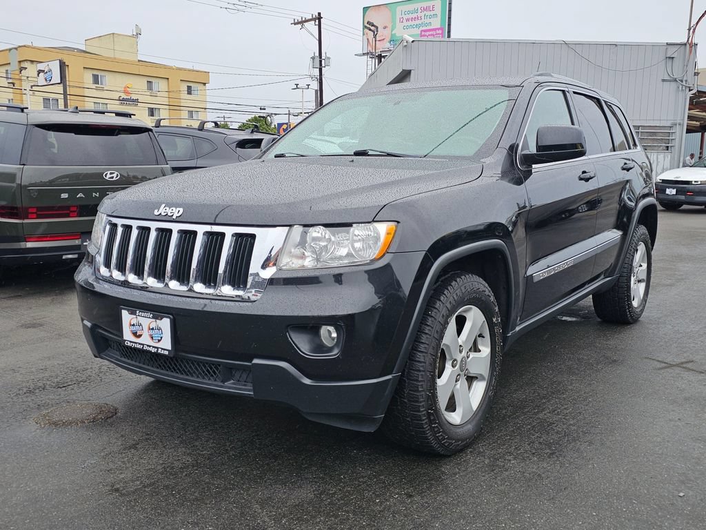Used 2011 Jeep Grand Cherokee Laredo AWD/4WD image 4