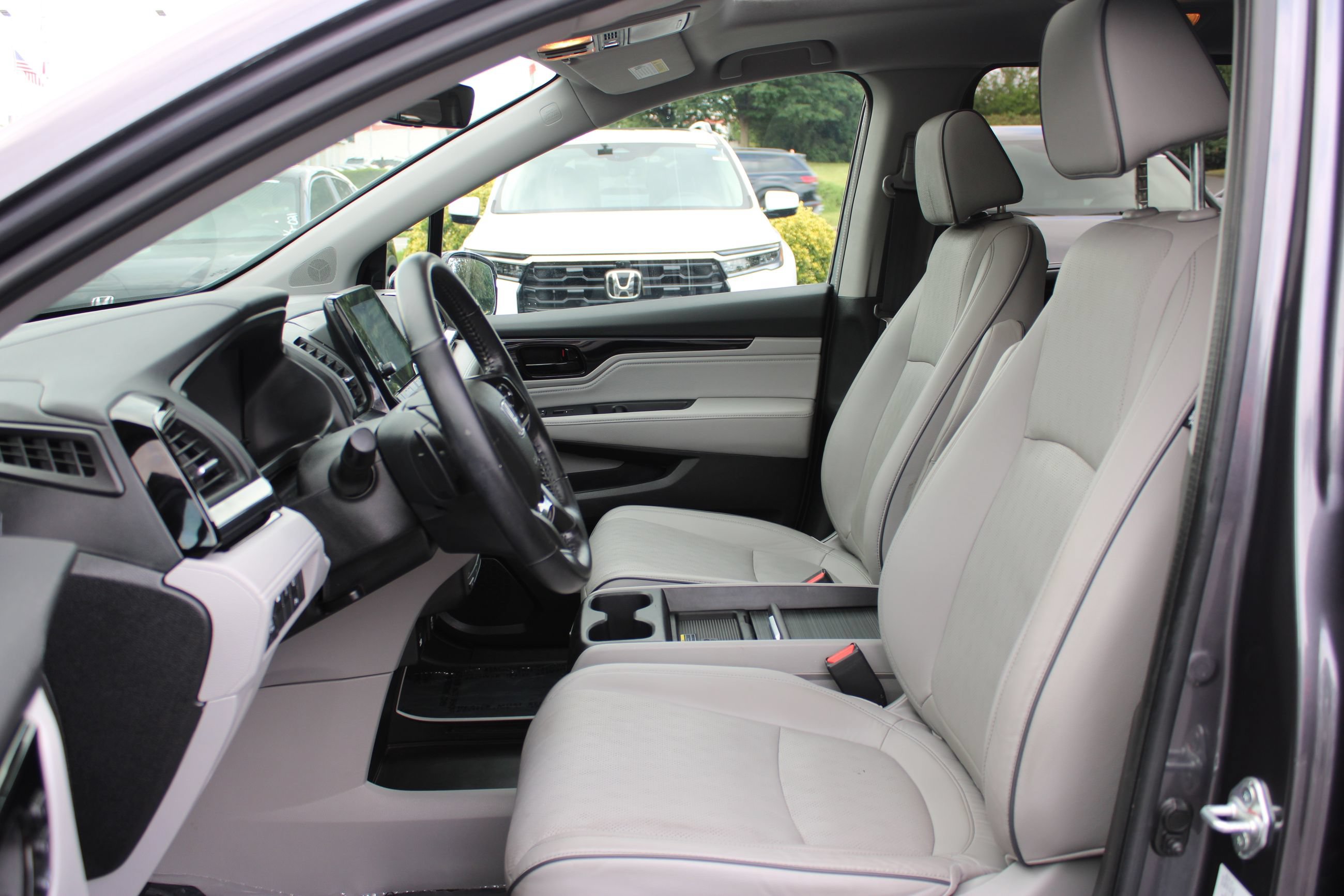 Used 2023 Honda Odyssey Elite image 10