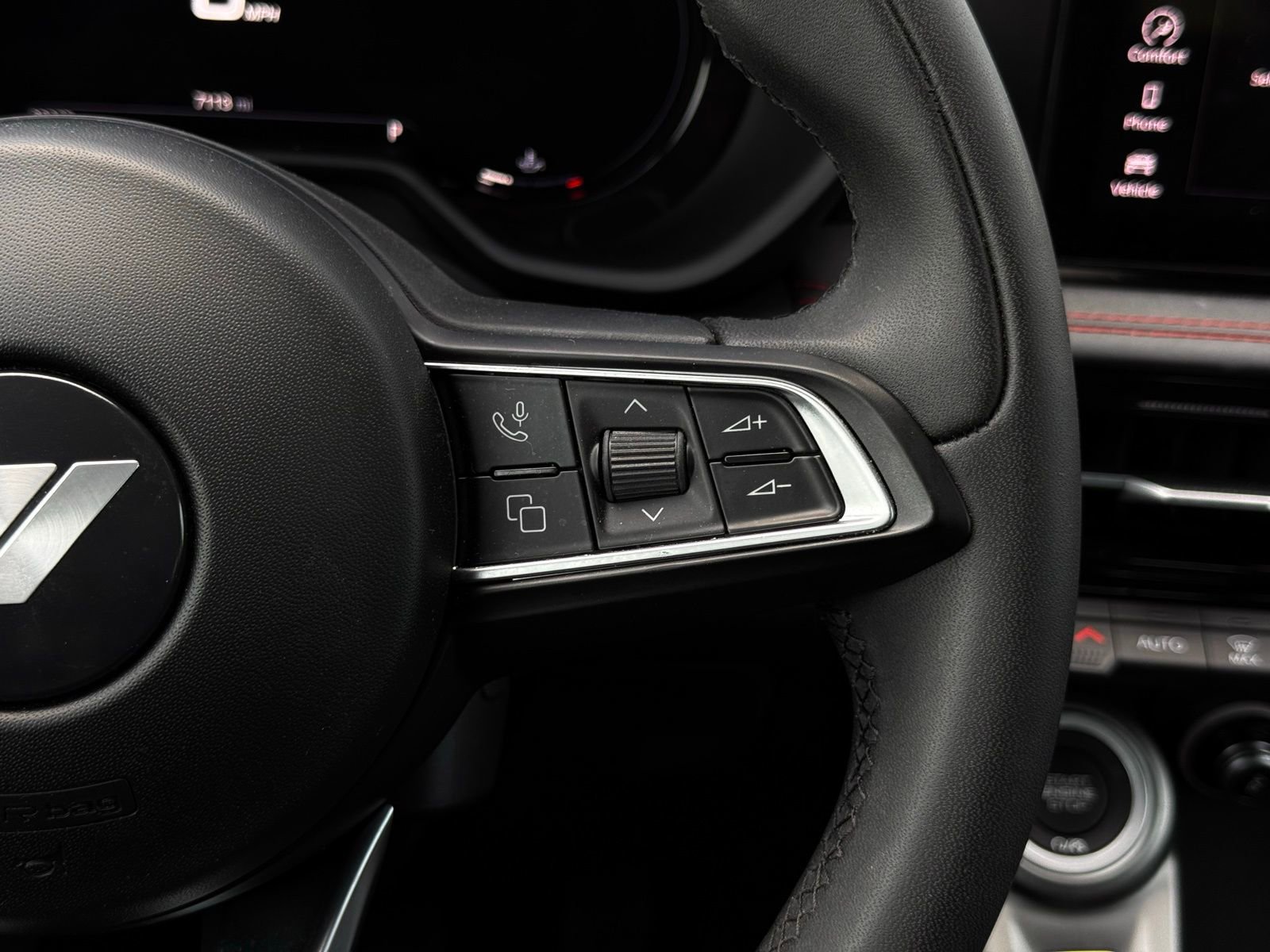 Used 2024 Dodge Hornet GT w/ GT Blacktop Package image 30