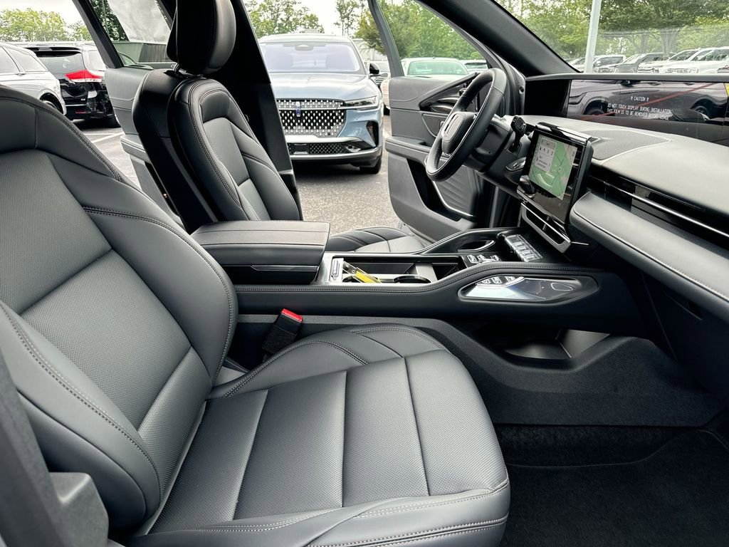 New 2025 Lincoln Nautilus Premier w/ Jet Appearance Package AWD/4WD image 22