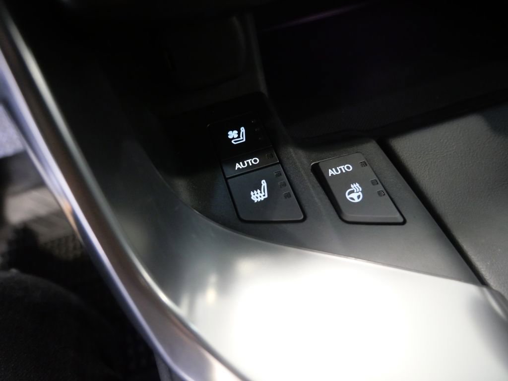 Used 2025 Lexus LX 700h Overtrail image 36