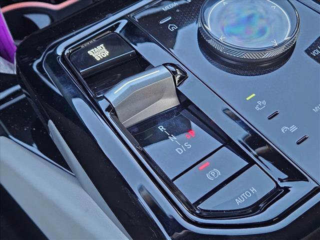 Used 2026 BMW 530i w/ Premium Package image 14