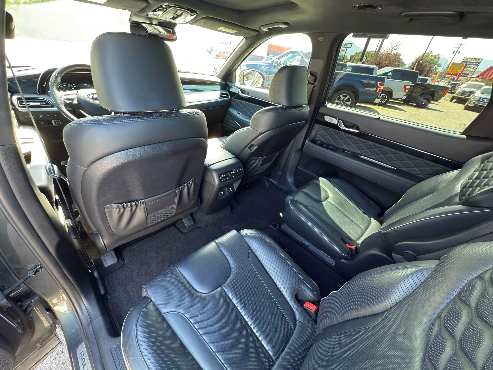 Used 2022 Hyundai Palisade Calligraphy image 21