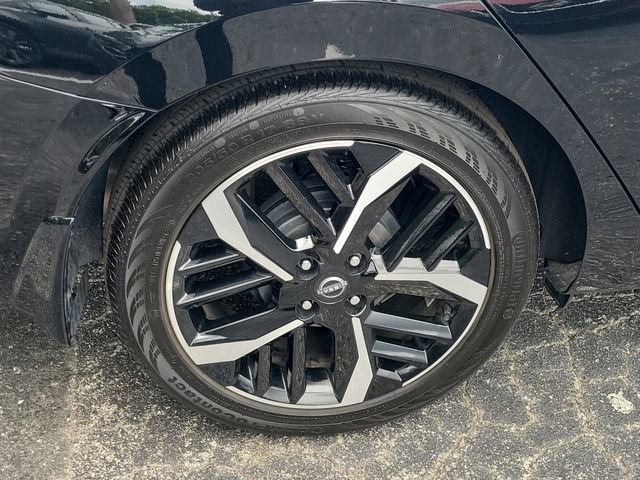 Certified 2024 Nissan Versa SR w/ Trunk Package FWD image 7