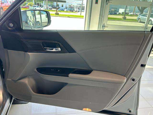 Used 2017 Honda Accord EX-L image 26