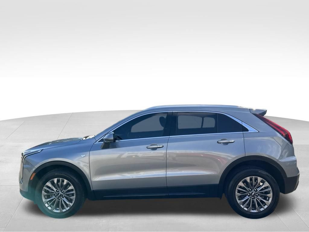 Used 2025 Cadillac XT4 Premium Luxury AWD/4WD image 2