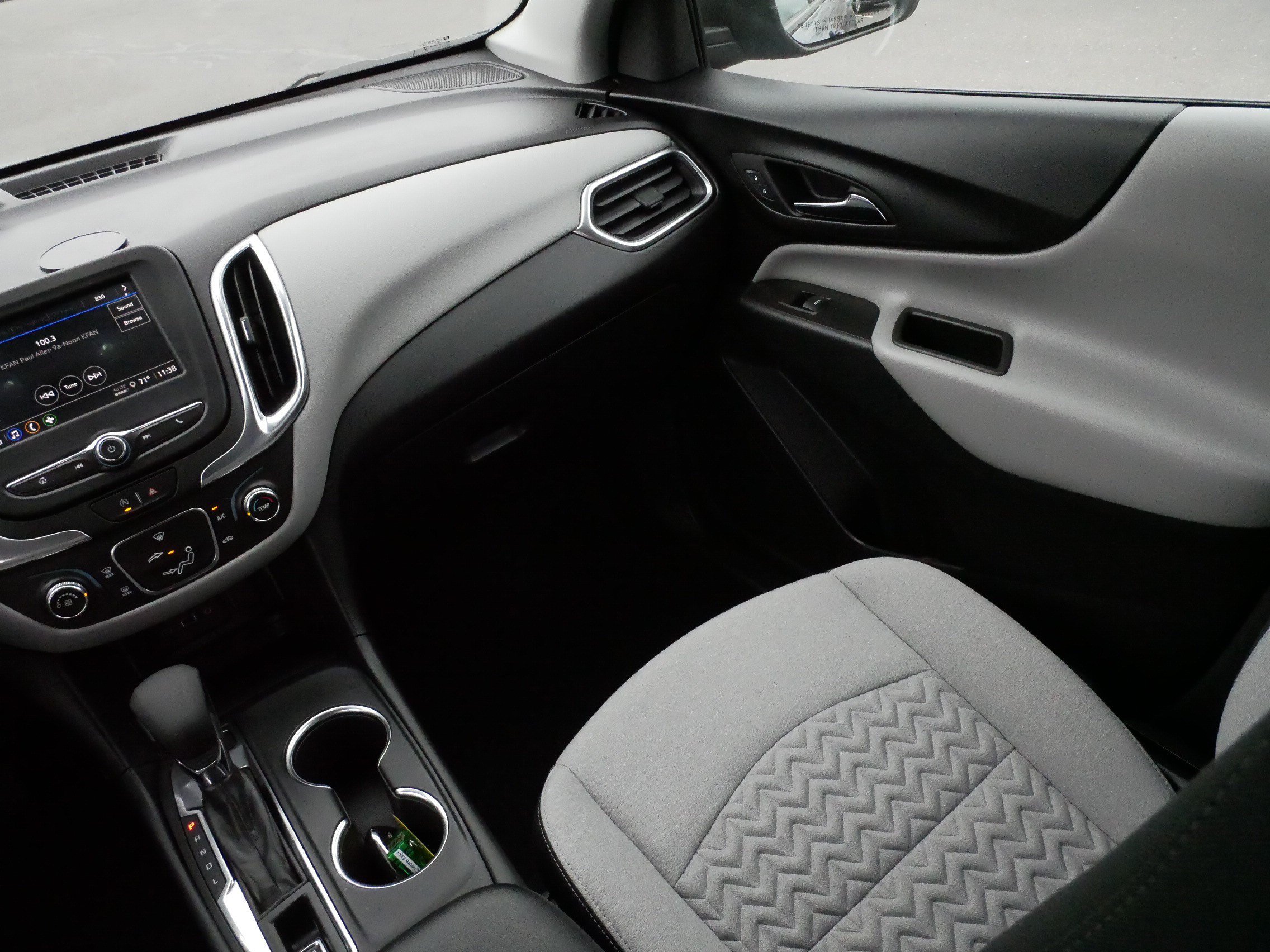 Used 2024 Chevrolet Equinox LS w/ LS Convenience Package AWD/4WD image 11