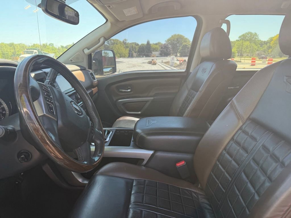 Used 2017 Nissan Titan Platinum Reserve AWD/4WD image 11