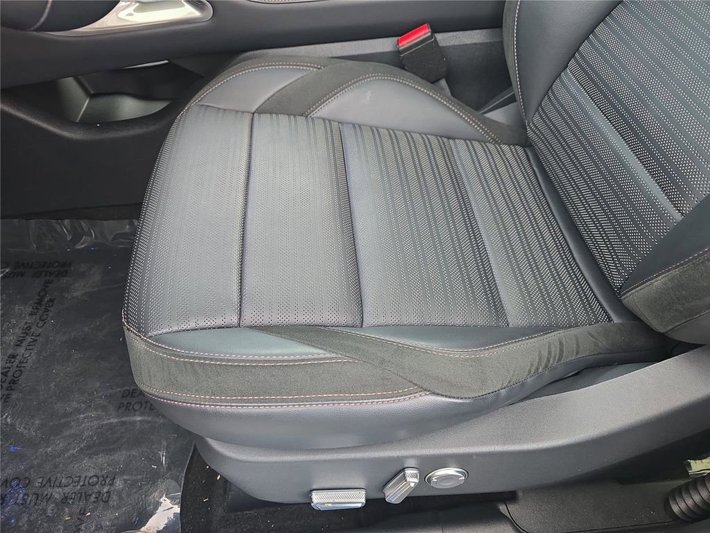 New 2025 Lincoln Nautilus Reserve w/ Jet Appearance Package image 15